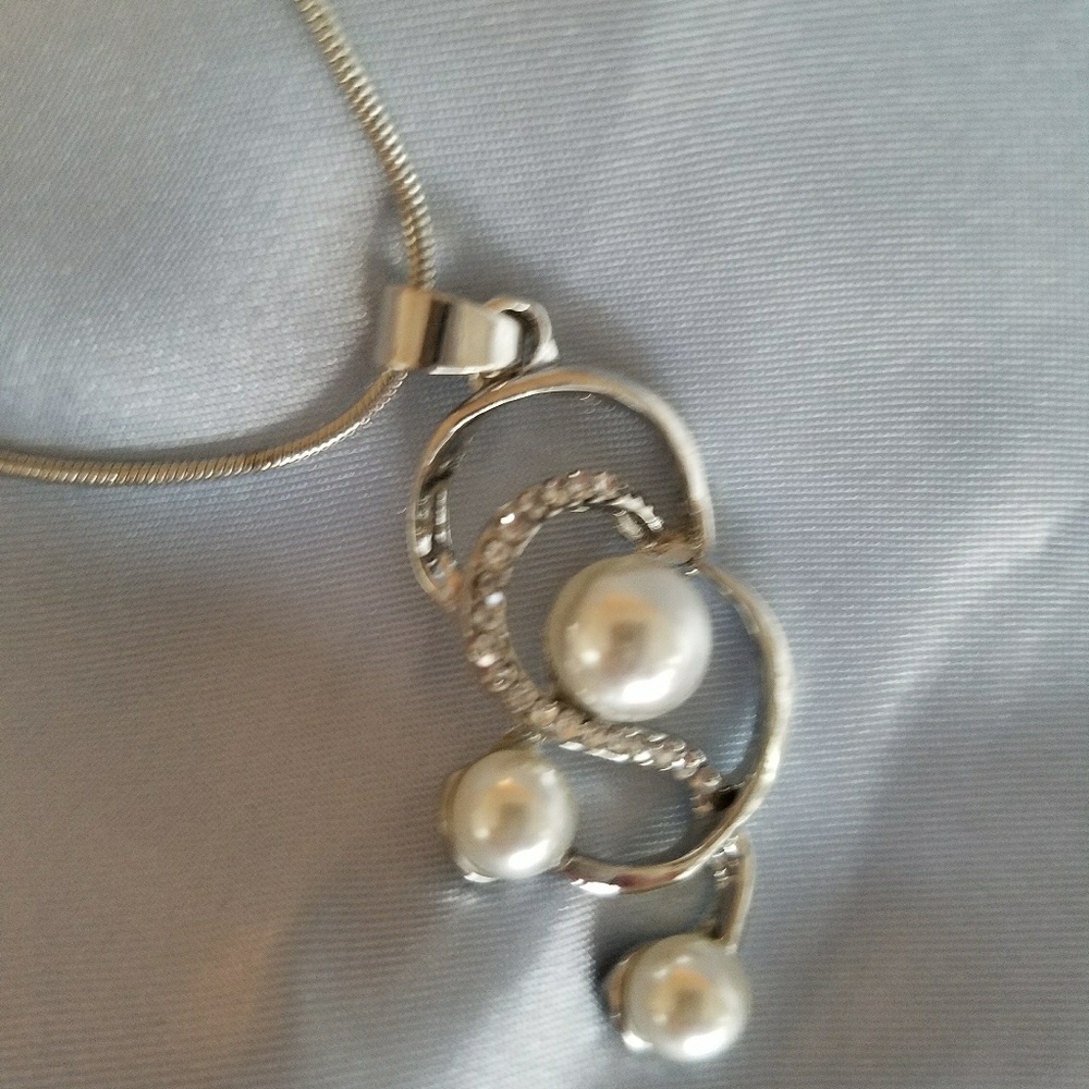 💎Grey/White Pearl & CZ Necklace NWT